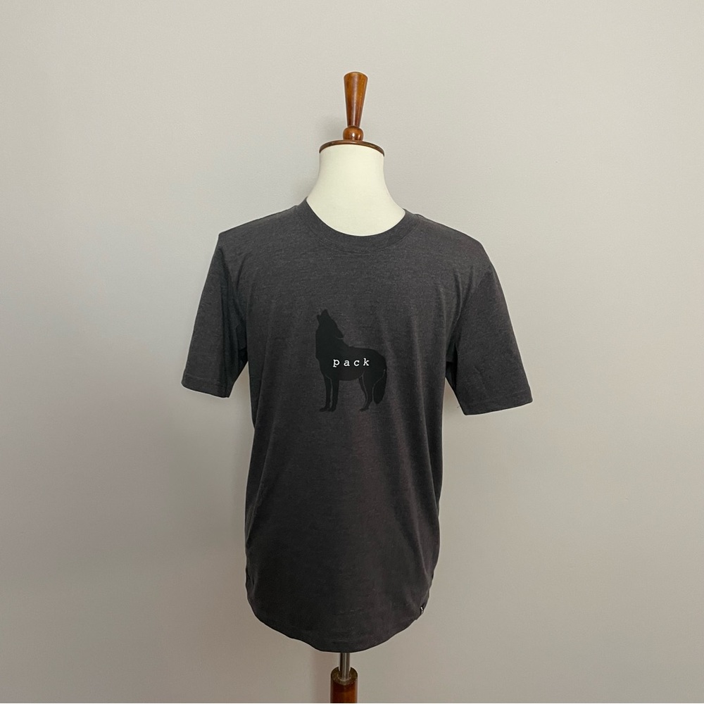 Prana Tee Journeyman T-Shirt Graphic Wolf Pack Organic Cotton Charcoal Grey